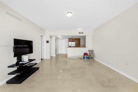 Condominio en venta en Hallandale Beach, Florida, 1 dormitorio, 85.47 m2 № 1864969 - foto 10