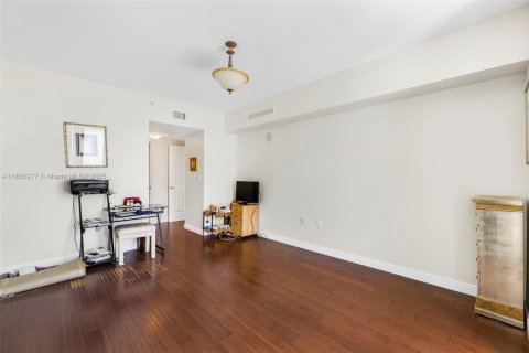 Condominio en venta en Hallandale Beach, Florida, 1 dormitorio, 85.47 m2 № 1864969 - foto 18