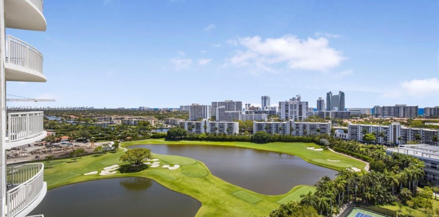 Condominio en Hallandale Beach, Florida, 1 dormitorio  № 1864969
