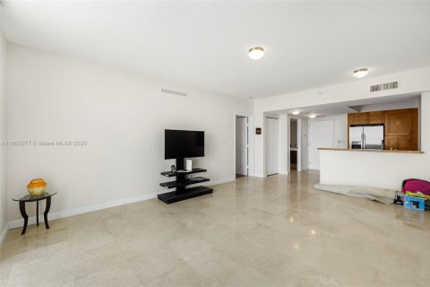 Condominio en venta en Hallandale Beach, Florida, 1 dormitorio, 85.47 m2 № 1864969 - foto 9