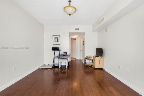 Condominio en venta en Hallandale Beach, Florida, 1 dormitorio, 85.47 m2 № 1864969 - foto 19