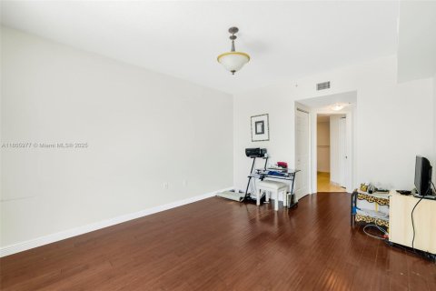 Condominio en venta en Hallandale Beach, Florida, 1 dormitorio, 85.47 m2 № 1864969 - foto 20