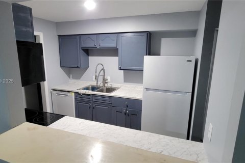 Copropriété à louer à Tampa, Floride: 1 chambre, 74.32 m2 № 2038071 - photo 3