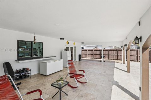 Casa en venta en Miami, Florida, 4 dormitorios, 201.69 m2 № 2028366 - foto 16
