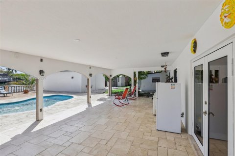 Casa en venta en Miami, Florida, 4 dormitorios, 201.69 m2 № 2028366 - foto 15