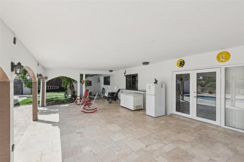 Casa en venta en Miami, Florida, 4 dormitorios, 201.69 m2 № 2028366 - foto 14