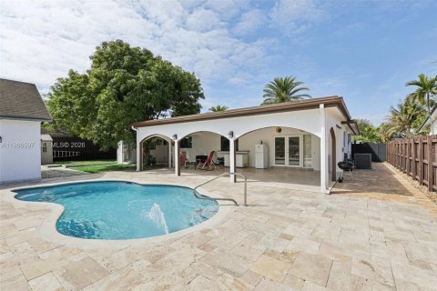 Casa en venta en Miami, Florida, 4 dormitorios, 201.69 m2 № 2028366 - foto 7