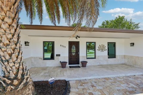 Casa en venta en Miami, Florida, 4 dormitorios, 201.69 m2 № 2028366 - foto 5