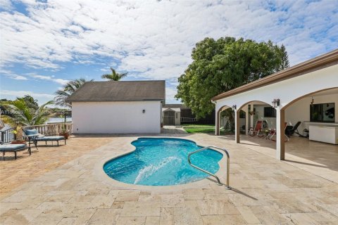 Casa en venta en Miami, Florida, 4 dormitorios, 201.69 m2 № 2028366 - foto 12