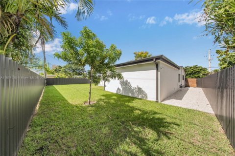 Villa ou maison à vendre à Miami, Floride: 4 chambres, 182.55 m2 № 1980873 - photo 29