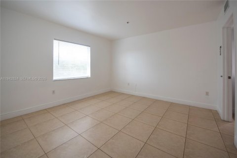 Copropriété à louer à Dania Beach, Floride: 2 chambres, 87.79 m2 № 2000086 - photo 9