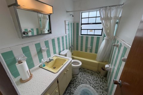 House in Dania Beach, Florida 4 bedrooms, 159.42 sq.m. № 2381424 - photo 18