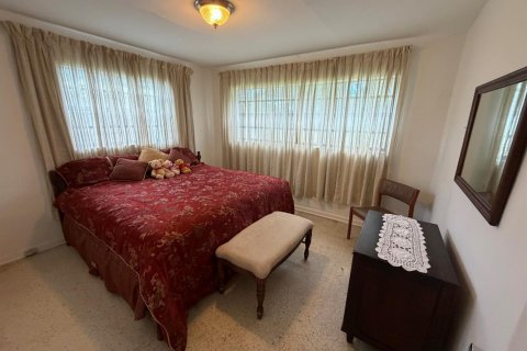 House in Dania Beach, Florida 4 bedrooms, 159.42 sq.m. № 2381424 - photo 10