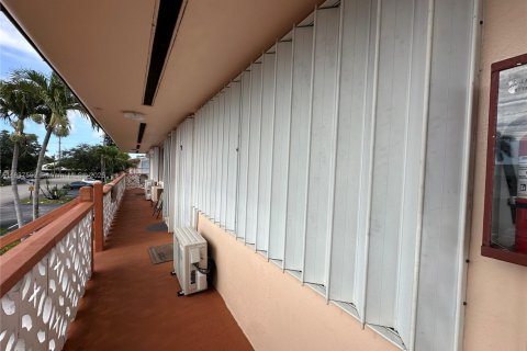 Condominio en venta en Hallandale Beach, Florida, 1 dormitorio, 58.06 m2 № 2077077 - foto 17