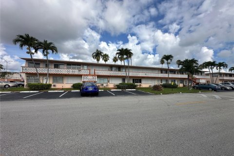 Condominio en venta en Hallandale Beach, Florida, 1 dormitorio, 58.06 m2 № 2077077 - foto 18
