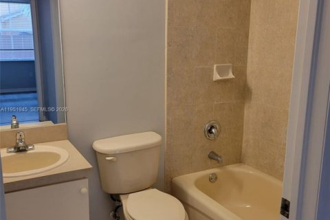 Touwnhouse à vendre à Homestead, Floride: 3 chambres, 128.02 m2 № 2006097 - photo 14