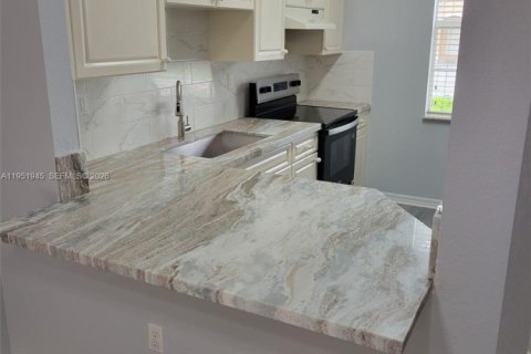 Touwnhouse à vendre à Homestead, Floride: 3 chambres, 128.02 m2 № 2006097 - photo 11