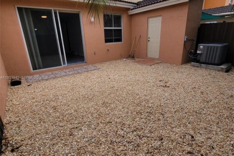 Touwnhouse à vendre à Homestead, Floride: 3 chambres, 128.02 m2 № 2006097 - photo 6