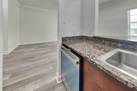 Townhouse in Saint Petersburg, Florida 3 bedrooms, 134.24 sq.m. № 2229935 - photo 16