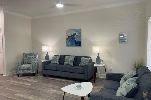 Townhouse in Saint Petersburg, Florida 3 bedrooms, 134.24 sq.m. № 2229935 - photo 24