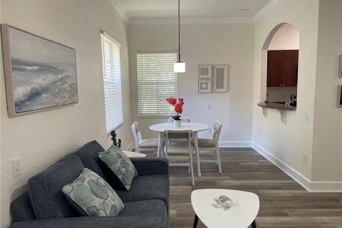 Townhouse in Saint Petersburg, Florida 3 bedrooms, 134.24 sq.m. № 2229935 - photo 14