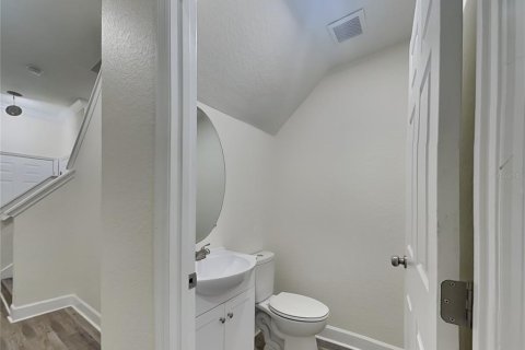 Townhouse in Saint Petersburg, Florida 3 bedrooms, 134.24 sq.m. № 2229935 - photo 26