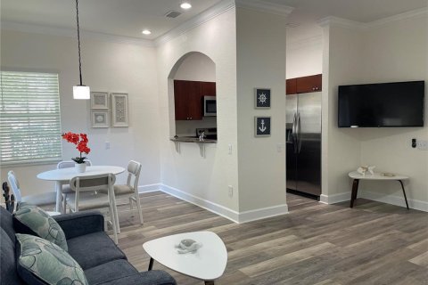 Townhouse in Saint Petersburg, Florida 3 bedrooms, 134.24 sq.m. № 2229935 - photo 22