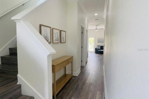 Townhouse in Saint Petersburg, Florida 3 bedrooms, 134.24 sq.m. № 2229935 - photo 28