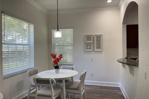 Townhouse in Saint Petersburg, Florida 3 bedrooms, 134.24 sq.m. № 2229935 - photo 11