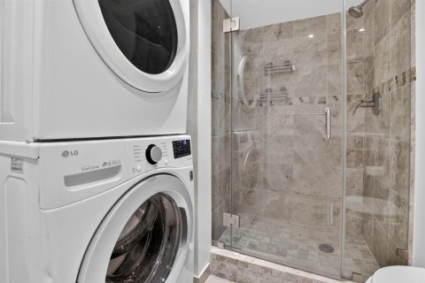 Купить кондоминиум в Уэстон, Флорида 3 комнаты, 116.69м2, № 2172953 - фото 26