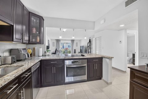 Купить кондоминиум в Уэстон, Флорида 3 комнаты, 116.69м2, № 2172953 - фото 6