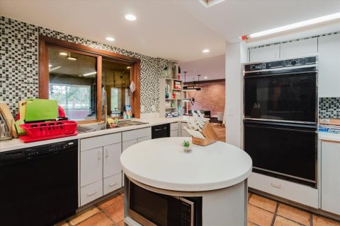 Villa ou maison à vendre à Tampa, Floride: 6 chambres, 418.25 m2 № 2205291 - photo 24