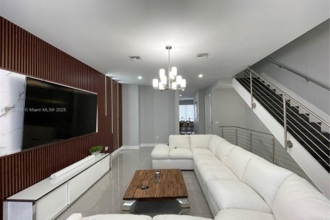 Townhouse in LANDMARK in Doral, Florida 3 bedrooms, 246.56 sq.m. № 1739068 - photo 9