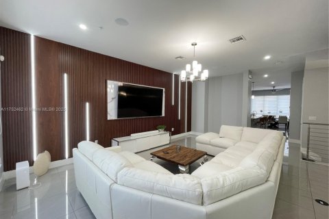 Townhouse in LANDMARK in Doral, Florida 3 bedrooms, 246.56 sq.m. № 1739068 - photo 1