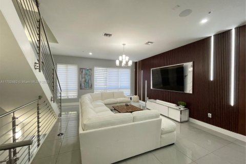Townhouse in LANDMARK in Doral, Florida 3 bedrooms, 246.56 sq.m. № 1739068 - photo 8