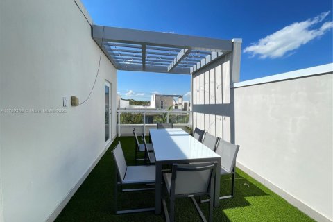 Townhouse in LANDMARK in Doral, Florida 3 bedrooms, 246.56 sq.m. № 1739068 - photo 30