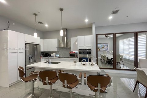 Townhouse in LANDMARK in Doral, Florida 3 bedrooms, 246.56 sq.m. № 1739068 - photo 15
