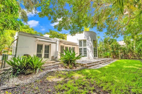 House in Coral Gables, Florida 3 bedrooms, 235.6 sq.m. № 1776094 - photo 28