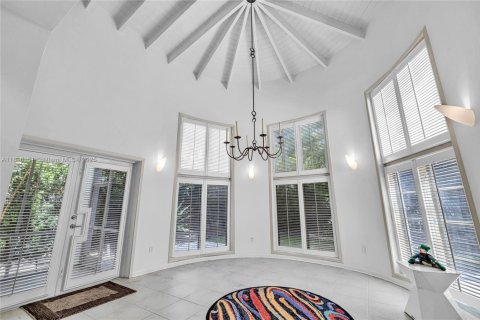 House in Coral Gables, Florida 3 bedrooms, 235.6 sq.m. № 1776094 - photo 8
