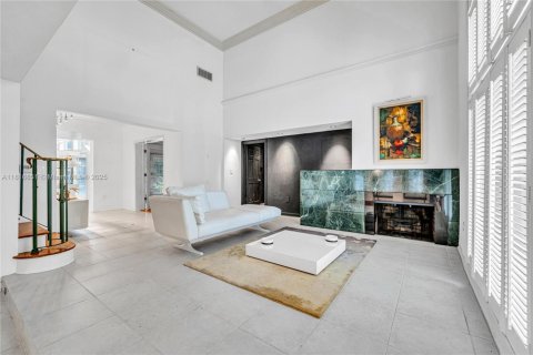 House in Coral Gables, Florida 3 bedrooms, 235.6 sq.m. № 1776094 - photo 3