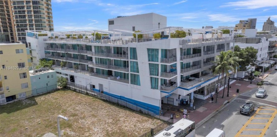 Studio in the Condo in Miami Beach, Florida  № 2002218