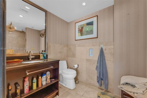 Condo in Miami Beach, Florida  № 2002218 - photo 8