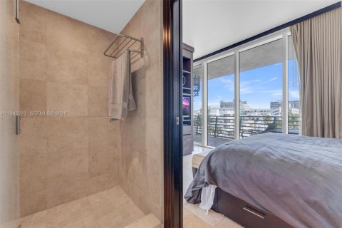 Condo in Miami Beach, Florida  № 2002218 - photo 11