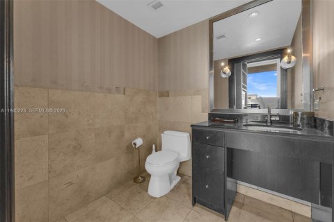 Condo in Miami Beach, Florida  № 2002218 - photo 14