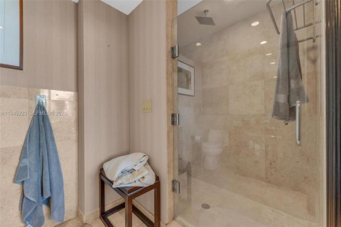 Condo in Miami Beach, Florida  № 2002218 - photo 9