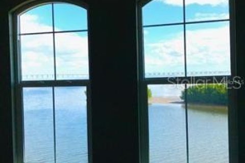 Снять в аренду кондоминиум в Клируотер, Флорида 3 спальни, 137.5м2, № 1665961 - фото 1