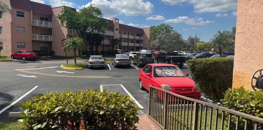 Condo in Sunrise, Florida, 2 bedrooms  № 1043001