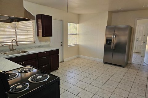 Commercial property in Kissimmee, Florida 4 bedrooms, 173.63 sq.m. № 2148764 - photo 17