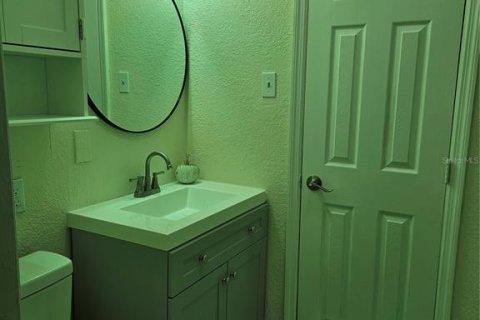 Commercial property in Kissimmee, Florida 4 bedrooms, 173.63 sq.m. № 2148764 - photo 22