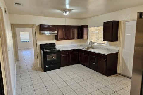 Commercial property in Kissimmee, Florida 4 bedrooms, 173.63 sq.m. № 2148764 - photo 18